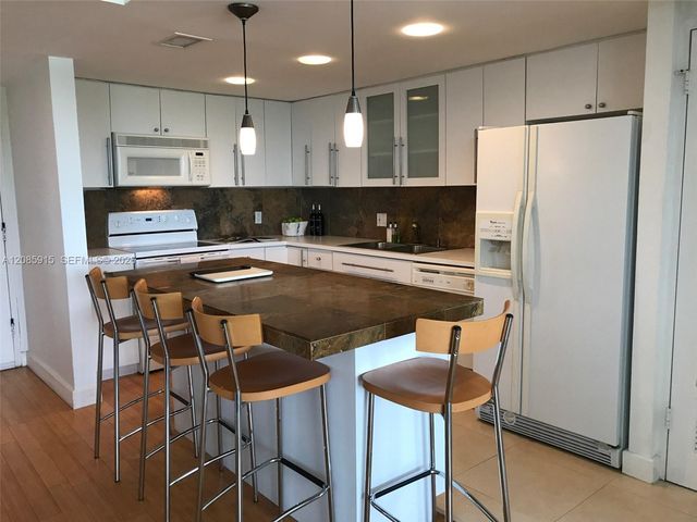 150 SE 25th Road 7H, Miami, FL 33129