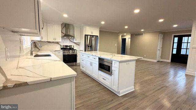 106 PALMER RD, Pennington, NJ 08534