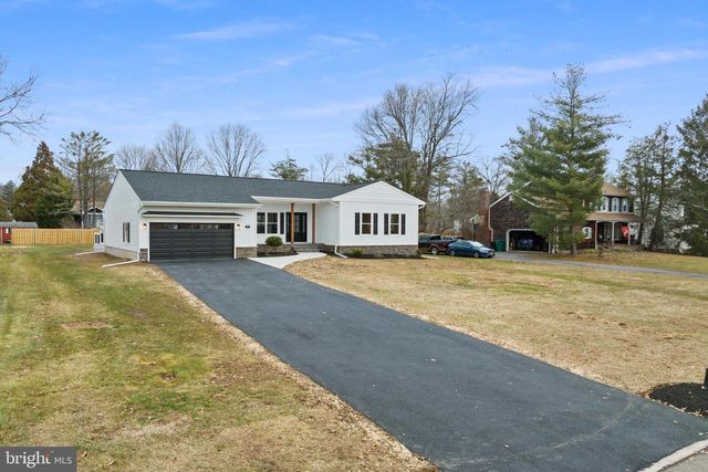 106 PALMER RD, Pennington, NJ 08534