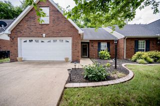 2747 Stonehedge Dr, Murfreesboro, TN 37128