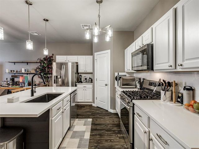 9053 NW 143rd Street, Yukon, OK 73099