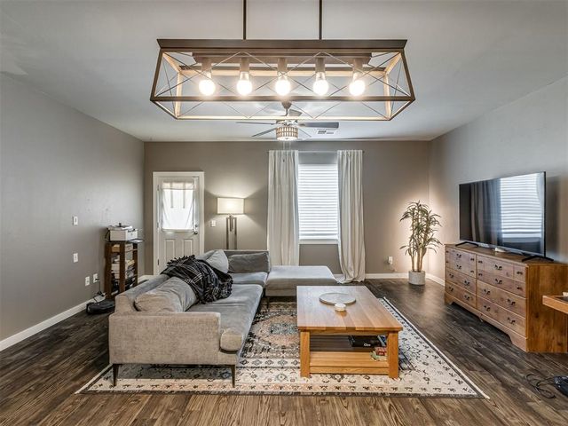 9053 NW 143rd Street, Yukon, OK 73099