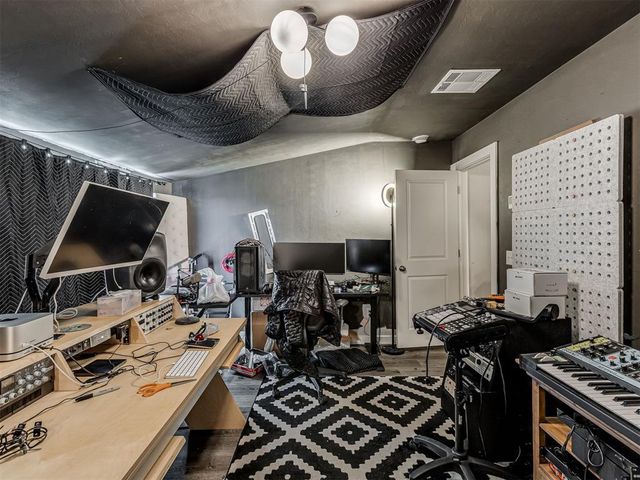 9053 NW 143rd Street, Yukon, OK 73099