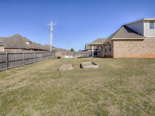 9053 NW 143rd Street, Yukon, OK 73099