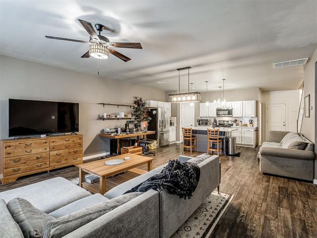 9053 NW 143rd Street, Yukon, OK 73099