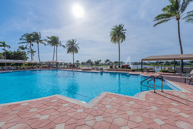 7718 OCEAN SUNSET Drive, Lake Worth, FL 33467