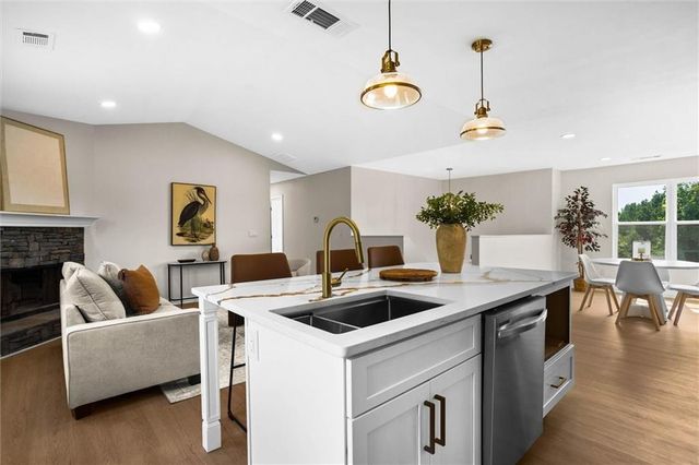 305 Hunters Trace, Covington, GA 30014