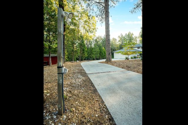 13100 Banner Lava Cap Rd, Nevada City, CA 95959