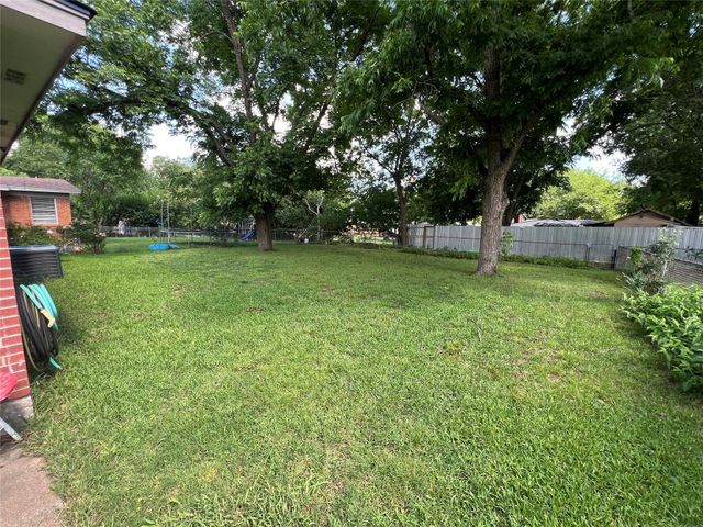 1524 E Magnolia Street, Sherman, TX 75090