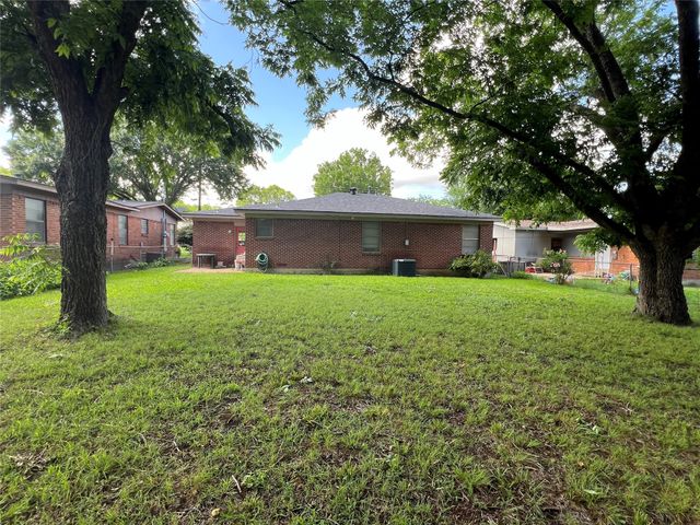 1524 E Magnolia Street, Sherman, TX 75090