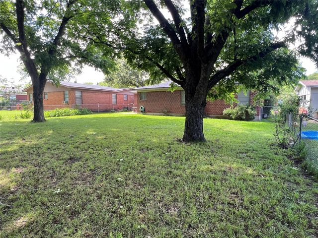 1524 E Magnolia Street, Sherman, TX 75090
