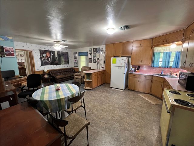 1524 E Magnolia Street, Sherman, TX 75090