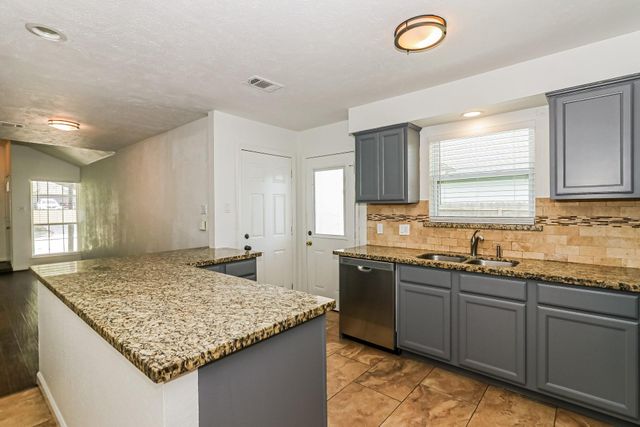 28914 Champion Oaks Drive, Magnolia, TX 77354
