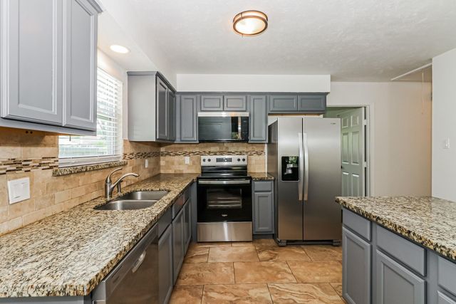 28914 Champion Oaks Drive, Magnolia, TX 77354