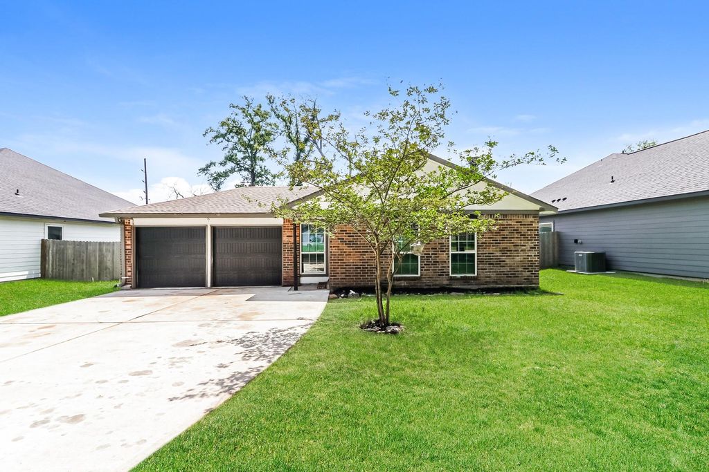 28914 Champion Oaks Drive, Magnolia, TX 77354