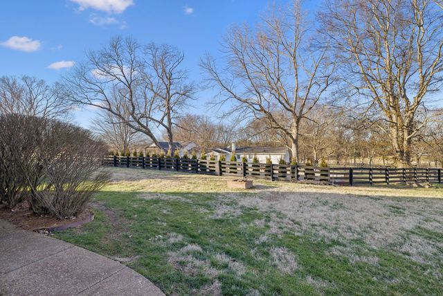 2165 Summer Hill Cir, Franklin, TN 37064