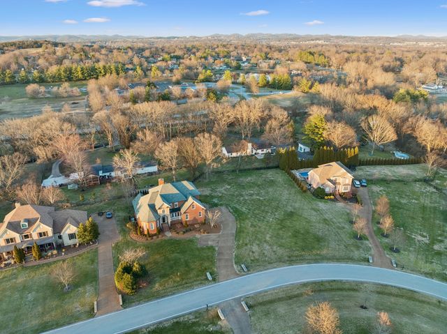 2165 Summer Hill Cir, Franklin, TN 37064