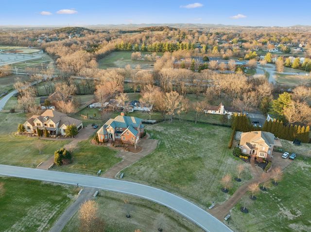 2165 Summer Hill Cir, Franklin, TN 37064