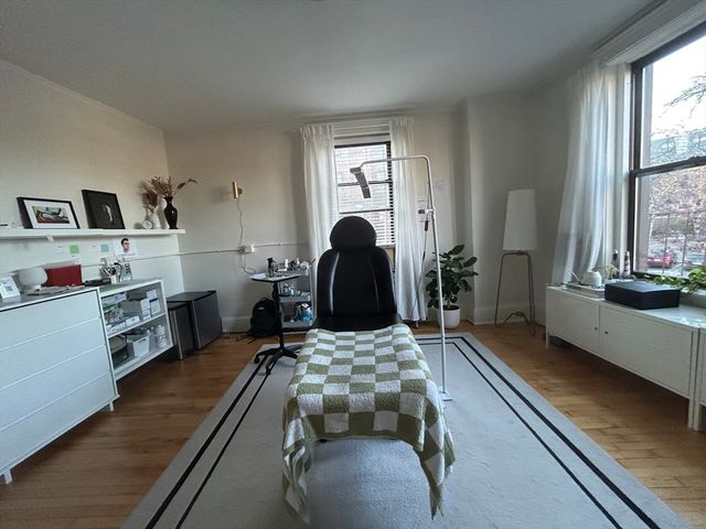 1368 Beacon St 112, Brookline, MA 02446