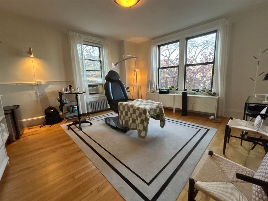 1368 Beacon St 112, Brookline, MA 02446