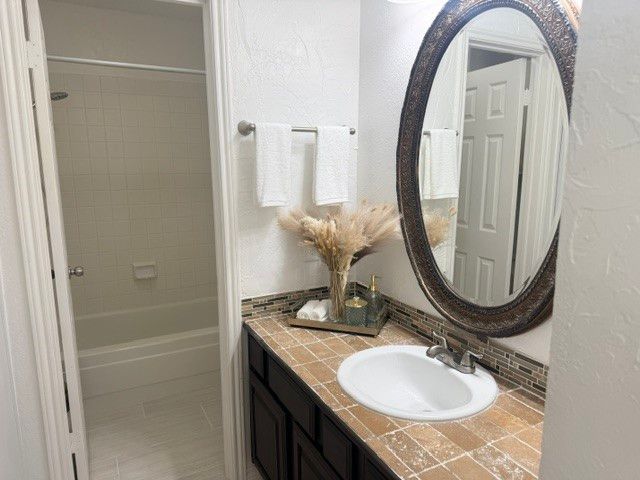 1600 Brentwood Drive, Irving, TX 75061