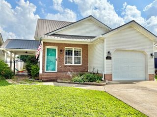 302 Deerwood Drive, Hopkinsville, KY 42240