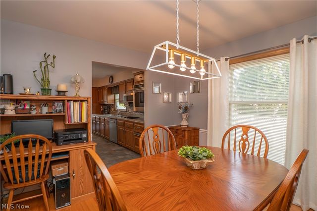 2139 Daniels Avenue, Akron, OH 44312