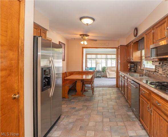 2139 Daniels Avenue, Akron, OH 44312