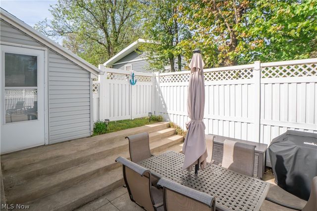 2139 Daniels Avenue, Akron, OH 44312