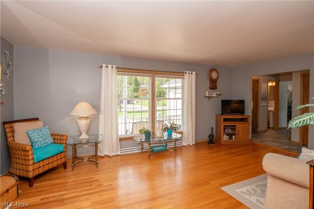 2139 Daniels Avenue, Akron, OH 44312