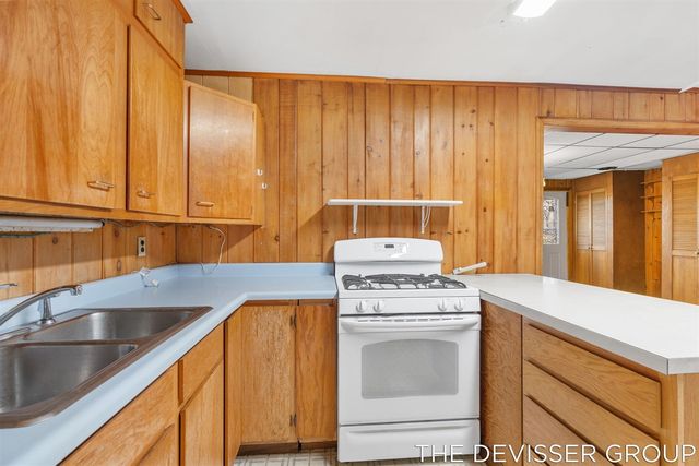 922 Maas Lane, Pullman, MI 49450