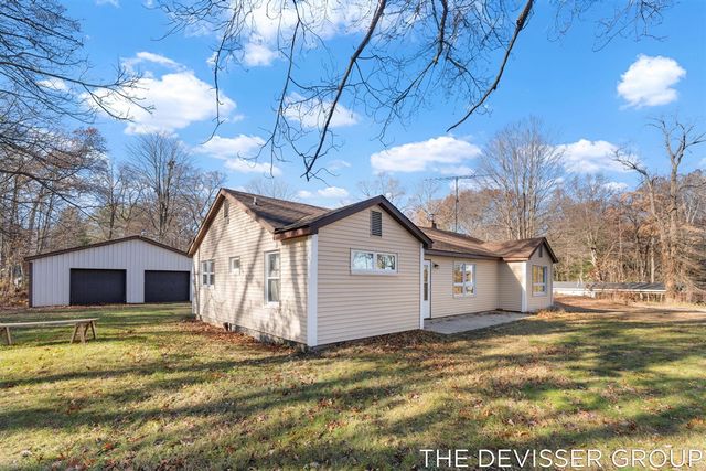 922 Maas Lane, Pullman, MI 49450