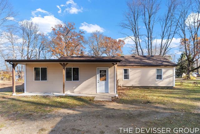 922 Maas Lane, Pullman, MI 49450