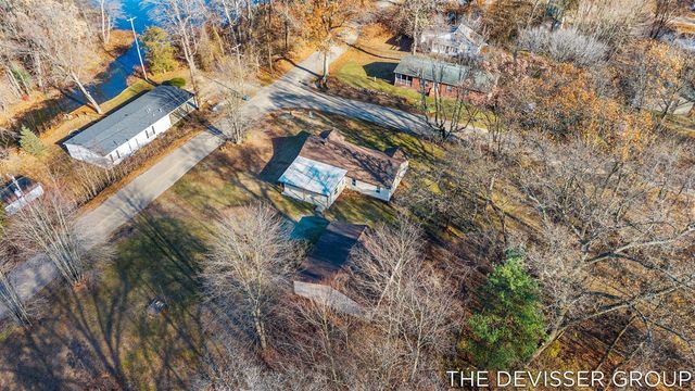 922 Maas Lane, Pullman, MI 49450