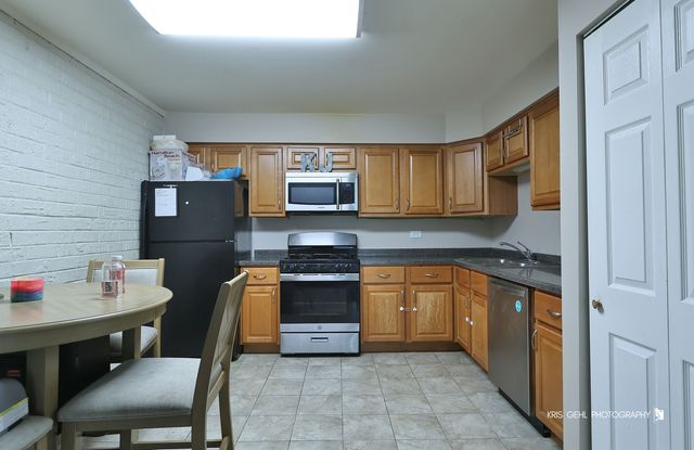 224 E Bailey Road J, Naperville, IL 60565