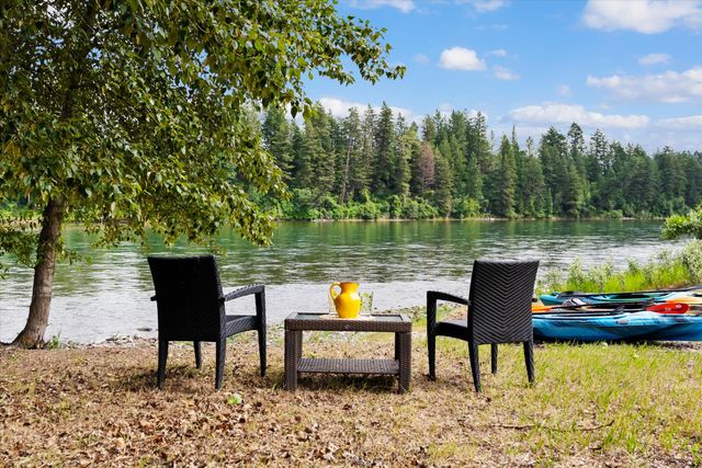 1398 Waters Edge Way, Columbia Falls, MT 59912