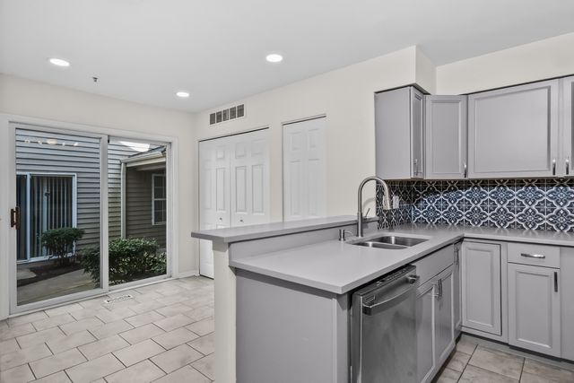 1321 Orleans Drive, Mundelein, IL 60060