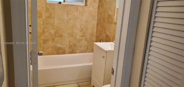 1324 NE 127th Street 09, North Miami, FL 33161