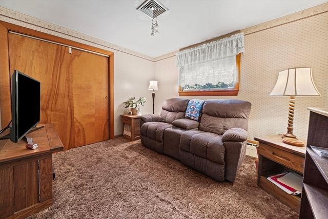 111 Hamilton St, Saugus, MA 01906