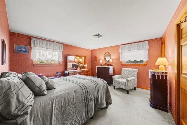 111 Hamilton St, Saugus, MA 01906