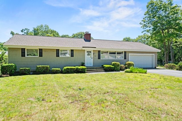 111 Hamilton St, Saugus, MA 01906