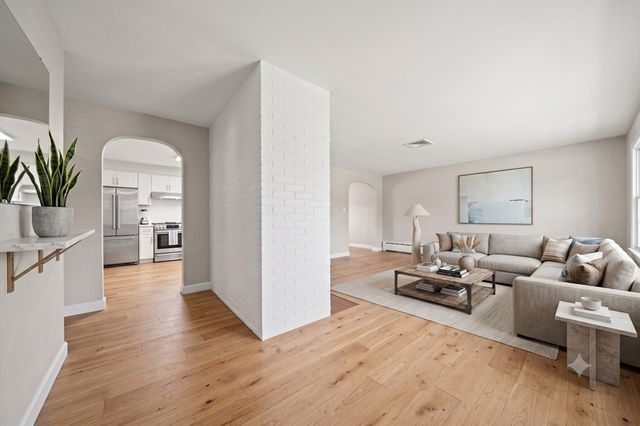 111 Hamilton St, Saugus, MA 01906
