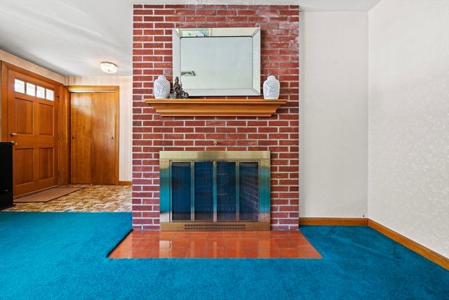 111 Hamilton St, Saugus, MA 01906