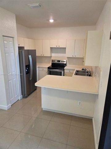2630 NE 3rd Dr 101, Homestead, FL 33033