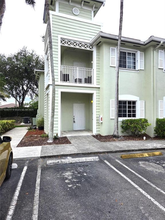 2630 NE 3rd Dr 101, Homestead, FL 33033