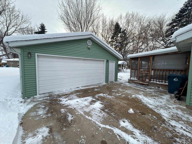 804 Forest AVENUE, Fond Du Lac, WI 54935