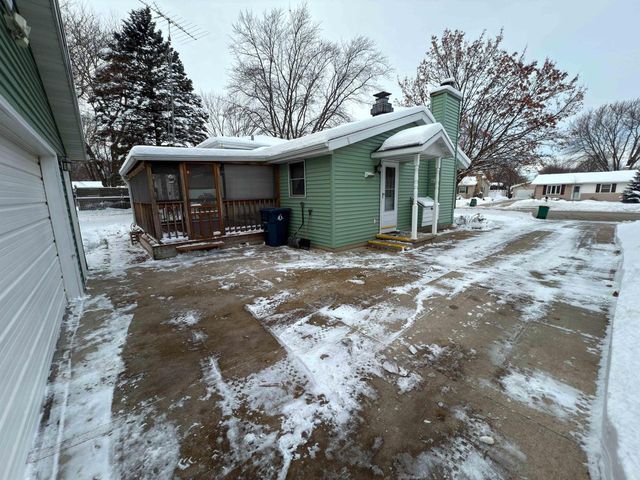 804 Forest AVENUE, Fond Du Lac, WI 54935