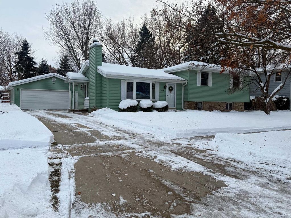 804 Forest AVENUE, Fond Du Lac, WI 54935