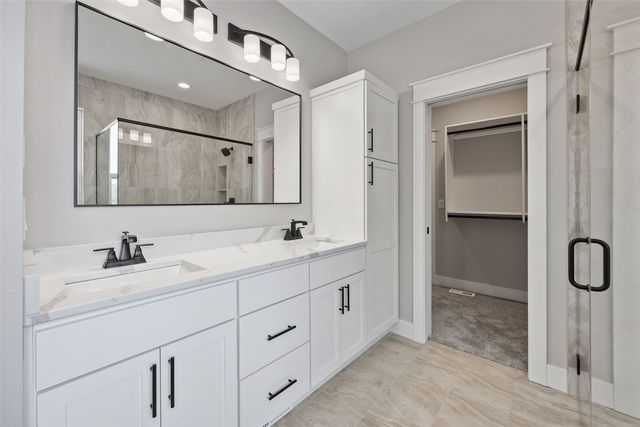 170 Pleasant Hill Drive NW, Swisher, IA 52338