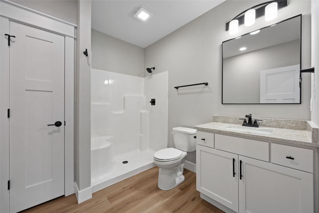 170 Pleasant Hill Drive NW, Swisher, IA 52338